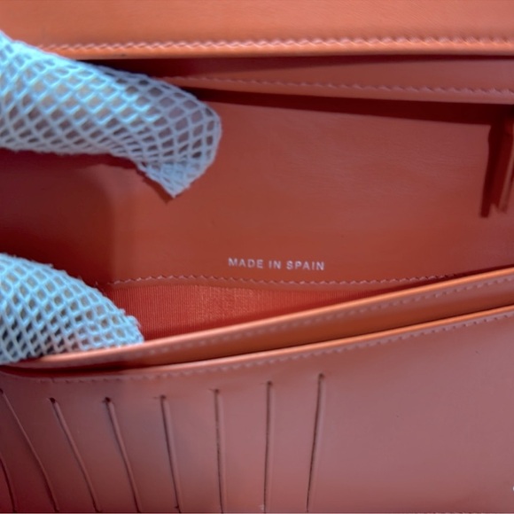 💯 Authentic Chanel Patent Leather wallet - Picture 6 of 11